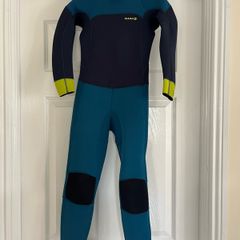 kids wetsuit
