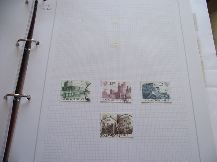 A valuable comprehensive collection of Elizabeth II stamps, hinged in the album (1952-2000)