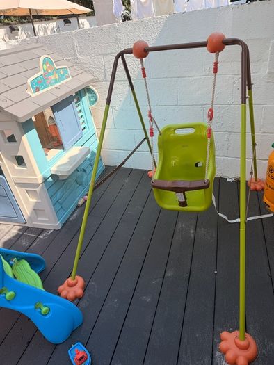 Baby swing