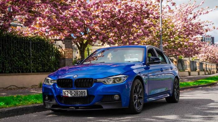 2016 Bmw 3-series 330e High Spec, low kms