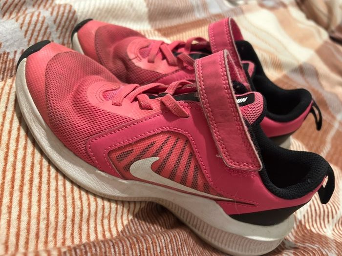 Girls nike runners UK 1