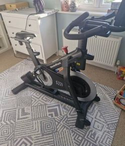 Nordic Track s22i Studio bike like new, Delivery available