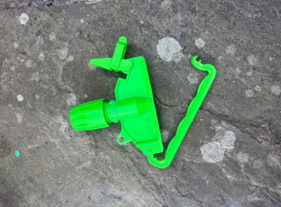 Industrial mop hanger + 5 mop heads