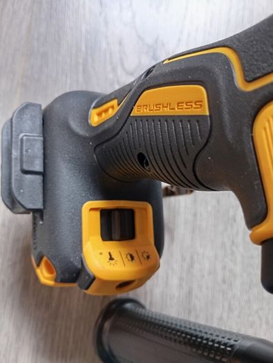 DeWalt Batteries & Charger (New)
