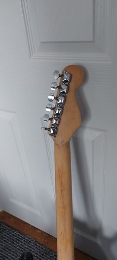 Encore left hand strat