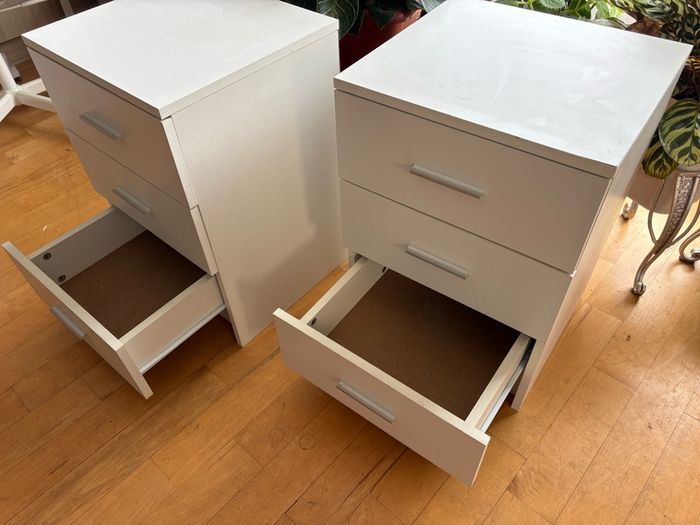 x2 Bedside lockers