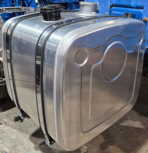 Truck aluminium hydraulic tanks