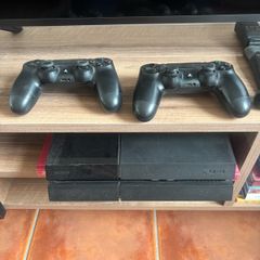 PS4 with 2 controllers & potential games