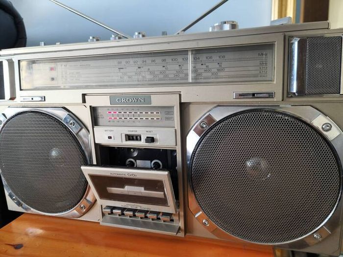 Hi-Fi Stereo Sound System CSC-950L, Satisfactory working condition. Need cassette service.