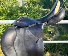 Prestige Venezia jump saddle