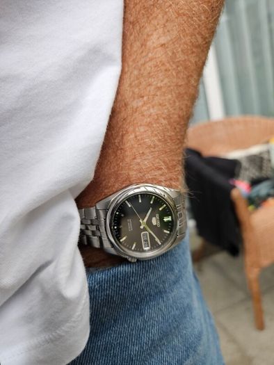 Watch Seiko 5 Automatic.