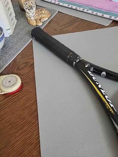 Tennis racket dunlop yonex