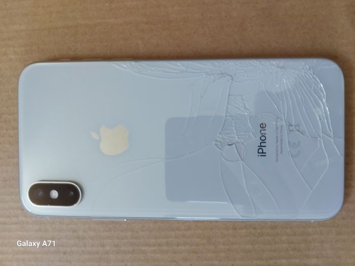 6 Mobile Phones for parts or repair, not powering on