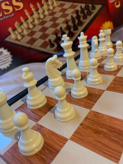 Boxed Magnetic foldable Chess set