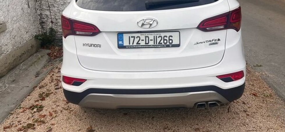 Hyundai Santa Fe executive model