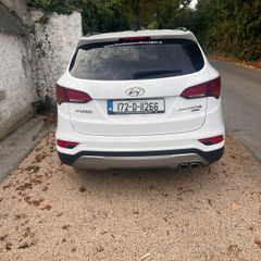 Hyundai Santa Fe executive model