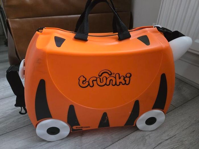 Kids travel Trunki