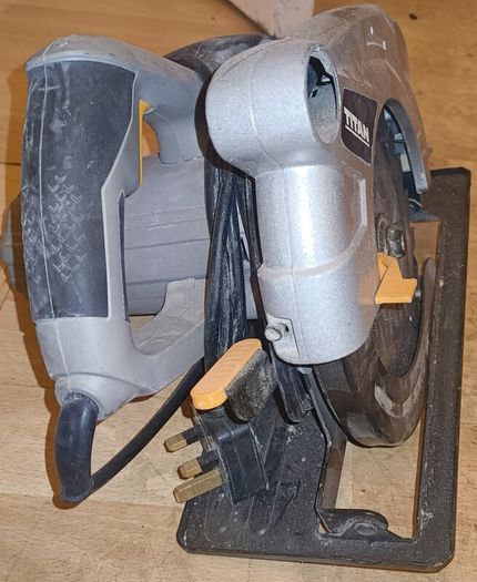 Titan Circular Saw 1500watts 220v