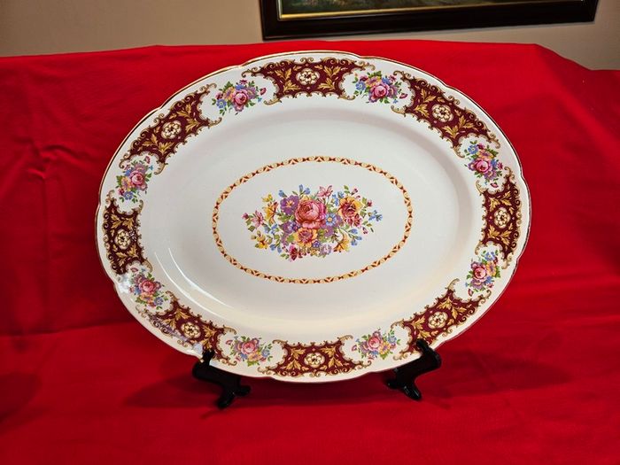Large, beautiful oval serving platter by Arklow Pottery (Larne pattern / No. 2384) - Vintage from Ireland