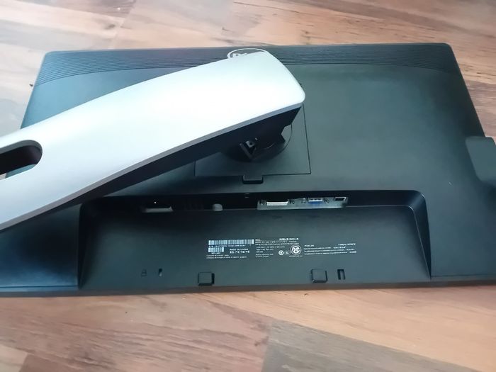 Dell Professional P2412Hb 24" Full HD Monitor