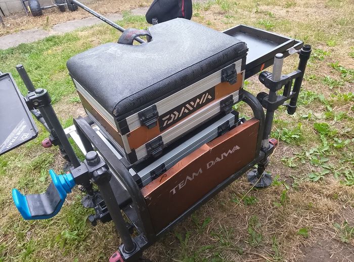 Daiwa Team seat box with accessories