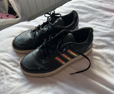Adidas women trainer