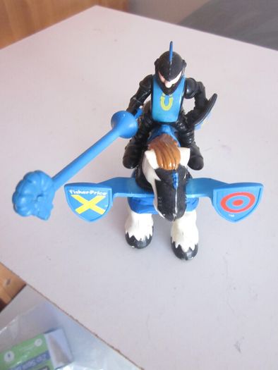 Fisher Price Great Adventures Castle Playset Horses Jousting (2)