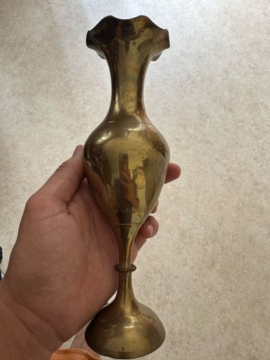 A set of 2 bronze vases