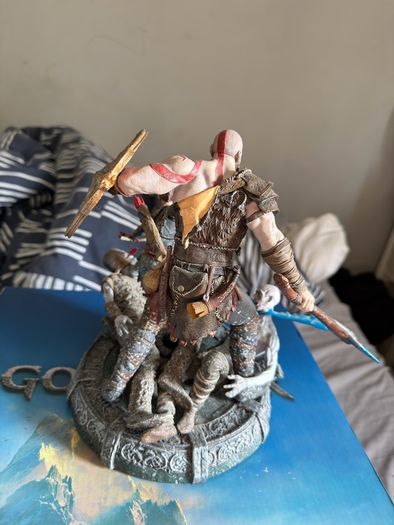God of war statue
