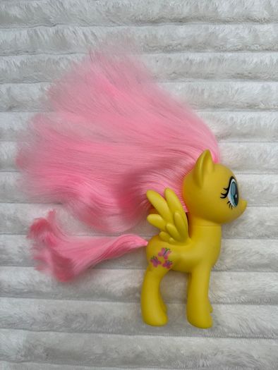 Hasbro My Little Pony Fluttershy Yellow Pink Butterfly Brushable G4 MLP 2016 Used Please see photos