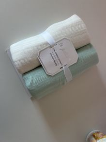 Swaddling blanket