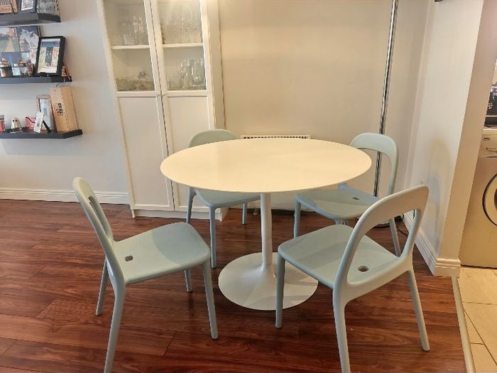 Dinning Table with 4 Chairs Like New Condition