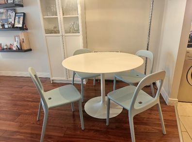 Dinning Table with 4 Chairs Like New Condition