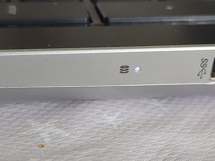 HP Pavilion 15.6 inch Laptop, Model, 15-aw012na, AMD A9-9410 Radeon R5 Graphics, 5 Compute cores 2C + 3G 2.9GHz, 8GB Ram, 1 Terrabyte HDD, Windows 10, Microsoft Edge, Chrome, and VLC