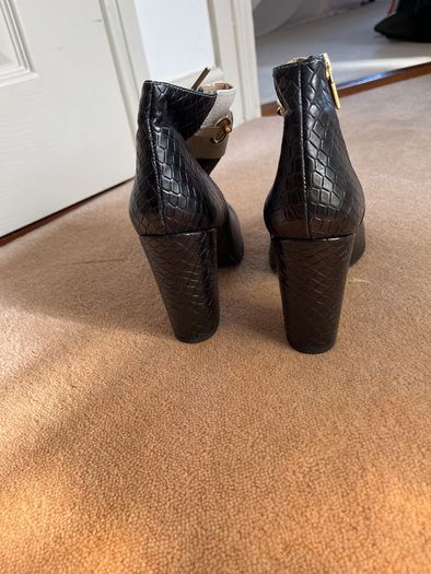 BNWT cream and black ankle Boots 160 retail price reduction