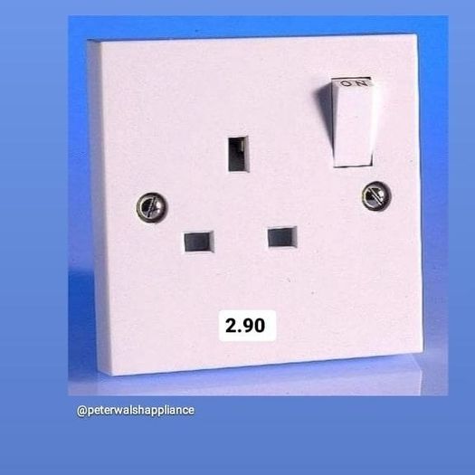Wellco 3 Gang Two Way Light Switch s  Plus Assorted Sockets Switches All Individual y Priced
