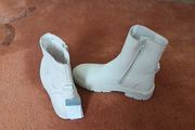 , girls boots, white.