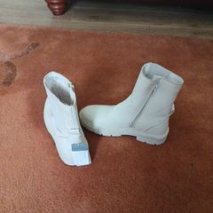 , girls boots, white.