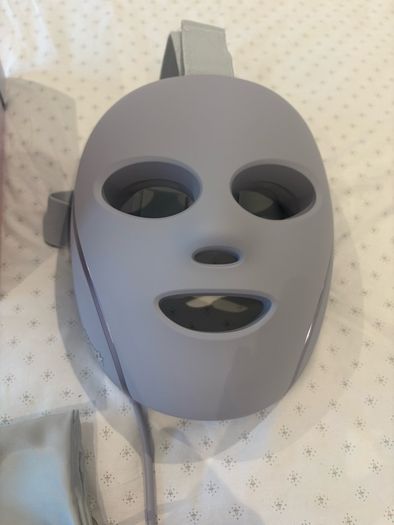 Shark Cryo Glow Face Mask