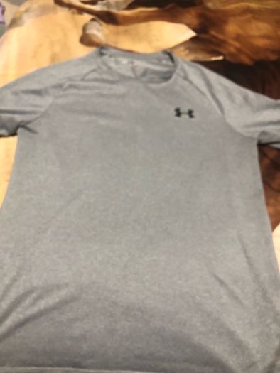Mens under armour top size S
