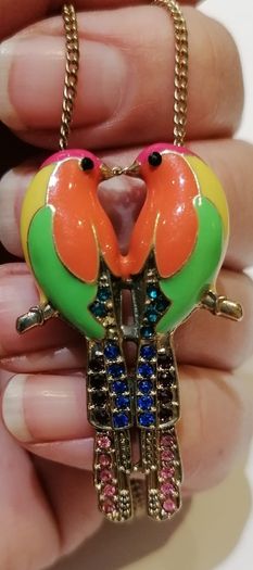 Love bird pendant with chain