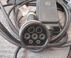 Genuine Mercedes-Benz Charging Cable / A0005833504