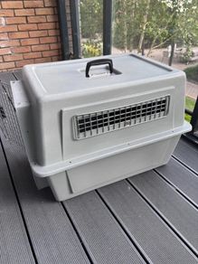International Pet Carrier. Grey.