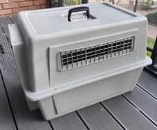 International Pet Carrier. Grey.
