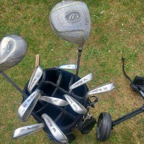 Mens macgregor golf clubs with  bag and trolley