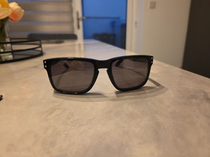 sunglass