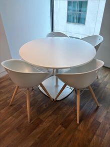 Round table with 4 chairs