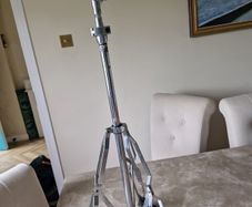 Cymbals stand