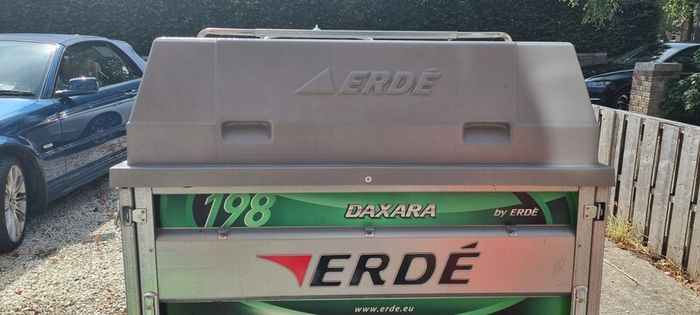 Erde Daxara 198 Trailer with lockable cover and roof bars