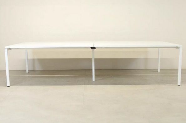Desk system for 2 or 4 people